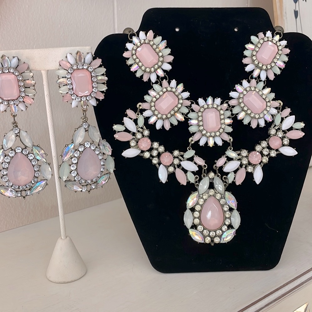 Steve Madden Necklace Set